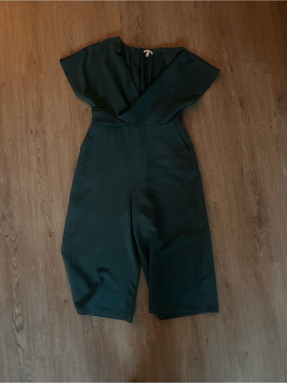 Leith Forest Green V-Neck Short-Sleeve Jumpsuit